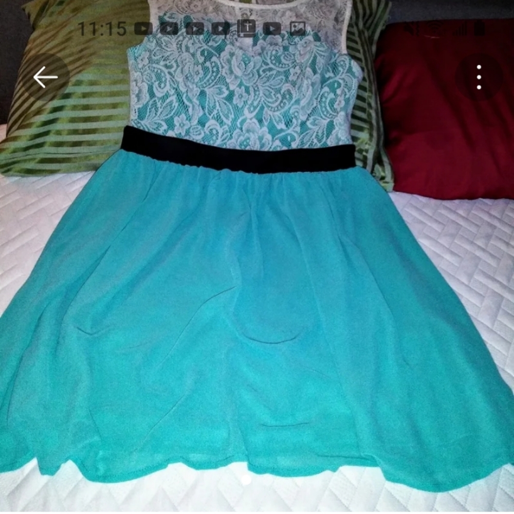 Beautiful dress very attracti